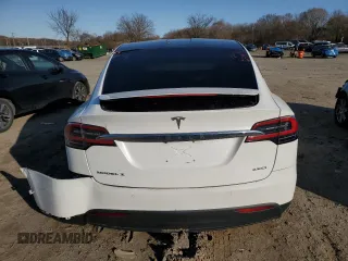 2018 Tesla Model X 75D with VIN 5YJXCDE28JF102270, listed as a Copart auction lot 46123135 with 110,540 mi miles and Clean Title. Bid and sale history available at carsss.com. Image 6.