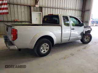 2015 Nissan Frontier SV with VIN 1N6BD0CT1FN713999, listed as a Copart auction lot 62053944 with 104,667 mi miles and Salvage title. Bid and sale history available at DreamBid. Image 3.