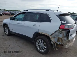 2019 Jeep Cherokee Latitude z VIN 1C4PJLCX8KD313153, wystawiony jako IAAI lot #42608299 z przebiegiem 76 394 mil mil oraz . Historia ofert i sprzedaży dostępna na DreamBid. Obrazek 3.