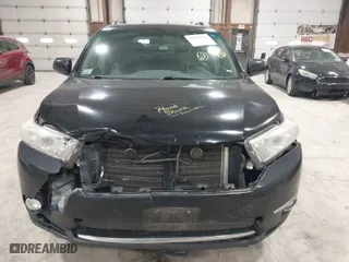 2013 Toyota Highlander with VIN 5TDBK3EH1DS185021, listed as a IAAI auction lot 41597392 with 248,343 mi miles. Bid and sale history available at carsss.com. Image 12.