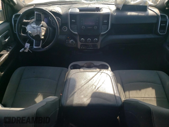 2021 Ram 2500 Big Horn z VIN 3C6UR5DJ3MG674384, wystawiony jako Copart lot #68220134 z przebiegiem 81 411 mil mil oraz Szkoda całkowita • Salvage title. Historia ofert i sprzedaży dostępna na DreamBid. Obrazek 8.