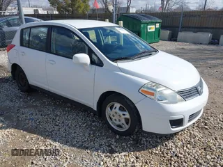 2007 Nissan Versa 1.8 S with VIN 3N1BC13E77L374506, listed as a IAAI auction lot 41848252 with 149,817 mi miles. Bid and sale history available at carsss.com. Image 1.
