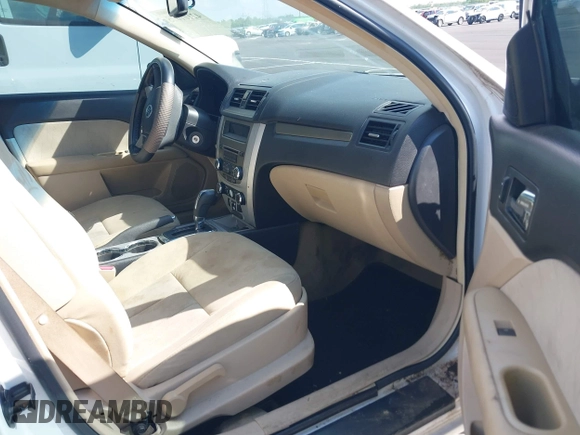 2010 Mercury Milan with VIN 3MEHM0HA7AR639867, listed as a IAAI auction lot 42101675 with 202,118 mi miles and . Bid and sale history available at DreamBid. Image 5.
