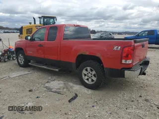 2010 GMC Sierra 1500 SLE z VIN 1GTSKVE34AZ108492, wystawiony jako Copart lot #51962095 z przebiegiem 248 816 mil mil oraz Czysty tytuł • Clean title. Historia ofert i sprzedaży dostępna na DreamBid. Obrazek 2.