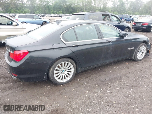 2011 BMW 7 Series 750i xDrive z VIN WBAKC6C53BC394697, wystawiony jako IAAI lot #42505414 z przebiegiem Nie podano mil oraz . Historia ofert i sprzedaży dostępna na DreamBid. Obrazek 2.