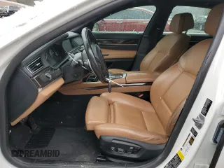 2013 BMW 7 Series 750i xDrive z VIN WBAYB6C56DD223727, wystawiony jako Copart lot #45298235 z przebiegiem 113 635 mil mil oraz Szkoda całkowita • Salvage title. Historia ofert i sprzedaży dostępna na DreamBid. Obrazek 7.