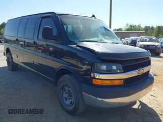 2017 Chevrolet Express Passenger LT z VIN 1GAZGPFGXH1166220, wystawiony jako IAAI lot #42018697 z przebiegiem 206 940 mil mil oraz . Historia ofert i sprzedaży dostępna na DreamBid. Obrazek 1.