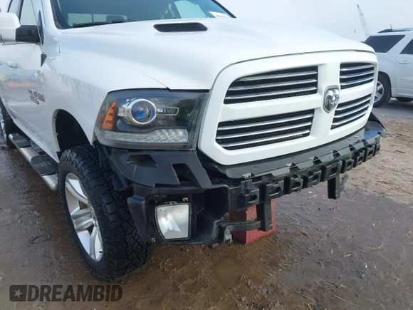 2017 Ram 1500 Night z VIN 1C6RR7MT3HS634288, wystawiony jako IAAI lot #40993931 z przebiegiem 138 341 mil mil oraz . Historia ofert i sprzedaży dostępna na DreamBid. Obrazek 18.