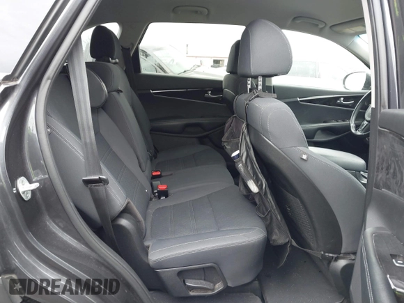 2018 Kia Sorento LX with VIN 5XYPGDA3XJG339502, listed as a IAAI auction lot 41724461 with 58,849 mi miles. Bid and sale history available at carsss.com. Image 8.