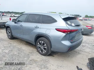 2023 Toyota Highlander L z VIN 5TDKDRAH4PS040014, wystawiony jako IAAI lot #42206183 z przebiegiem 43 219 mil mil oraz . Historia ofert i sprzedaży dostępna na DreamBid. Obrazek 3.
