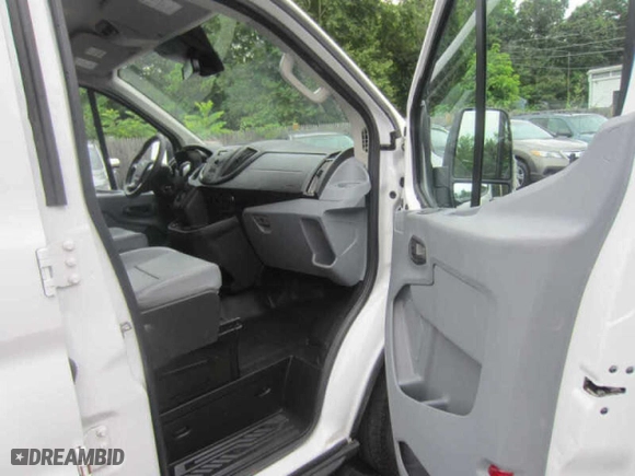 2018 Ford Transit Wagon XL with VIN 1FMZK1ZM1JKA26346, listed as a Copart auction lot 44080865 with 64,105 mi miles and Clean Title. Bid and sale history available at carsss.com. Image 5.