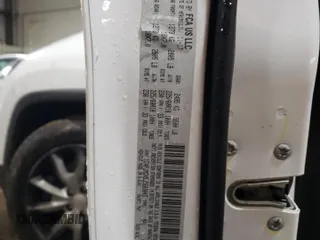 2018 Jeep Cherokee Limited с VIN 1C4PJMDX5JD603045, выставлен на аукционе Copart как лот 51065655 с пробегом 175 307 миль миль и Списание • Salvage title. История ставок и продаж доступна на DreamBid. Изображение 12.