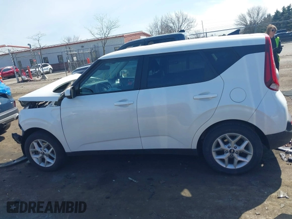 2021 Kia Soul S with VIN KNDJ23AUXM7124839, listed as a IAAI auction lot 41860802 with 38,856 mi miles and . Bid and sale history available at DreamBid. Image 15.