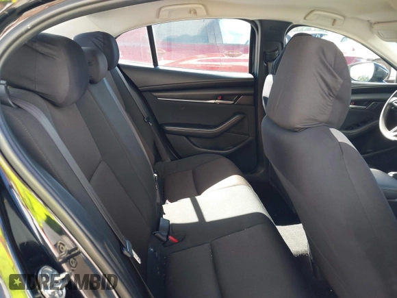 2021 Mazda 3 S z VIN JM1BPAAL4M1333238, wystawiony jako IAAI lot #40532801 z przebiegiem 33 538 mil mil oraz . Historia ofert i sprzedaży dostępna na DreamBid. Obrazek 8.