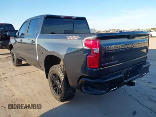 2021 Chevrolet Silverado 1500 LT Trail Boss with VIN 1GCPYFED2MZ116887, listed as a IAAI auction lot 40940453 with 43,449 mi miles and . Bid and sale history available at DreamBid. Image 3.