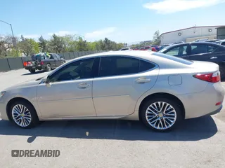 2014 Lexus ES 330 z VIN JTHBK1GG1E2099479, wystawiony jako IAAI lot #42078998 z przebiegiem 85 355 mil mil oraz . Historia ofert i sprzedaży dostępna na DreamBid. Obrazek 14.