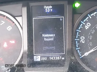 2017 Toyota Tacoma SR5 z VIN 3TMCZ5AN2HM084549, wystawiony jako IAAI lot #41834454 z przebiegiem 143 387 mil mil oraz . Historia ofert i sprzedaży dostępna na DreamBid. Obrazek 16.