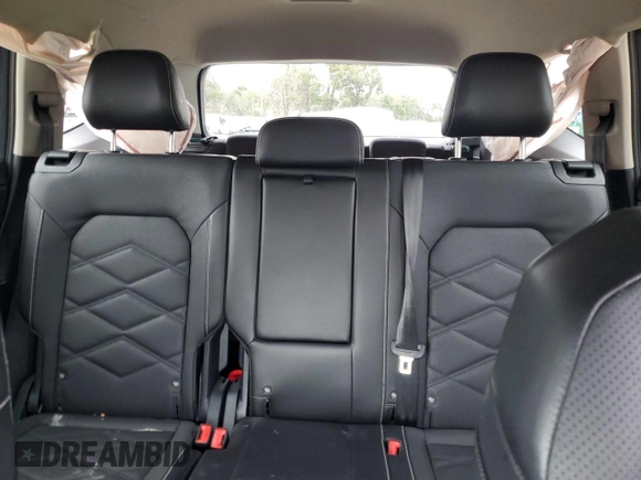 2024 Volkswagen Atlas SE z VIN 1V2LR2CA7RC566105, wystawiony jako Copart lot #42130995 z przebiegiem 7 794 mil mil oraz Nie do naprawy • Non repairable. Historia ofert i sprzedaży dostępna na DreamBid. Obrazek 10.