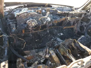 2003 GMC Sierra 2500HD SLE z VIN 1GTHK29U33E101443, wystawiony jako Copart lot #43311685 z przebiegiem Nie podano mil oraz Nie do naprawy • Non repairable. Historia ofert i sprzedaży dostępna na DreamBid. Obrazek 8.