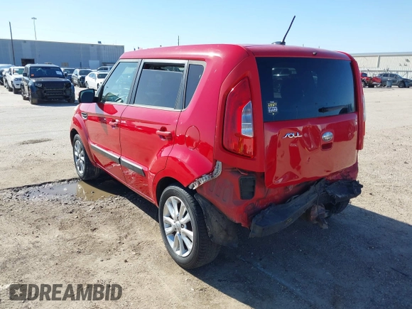 2013 Kia Soul ! with VIN KNDJT2A60D7569910, listed as a IAAI auction lot 41219582 with 125,015 mi miles. Bid and sale history available at carsss.com. Image 3.
