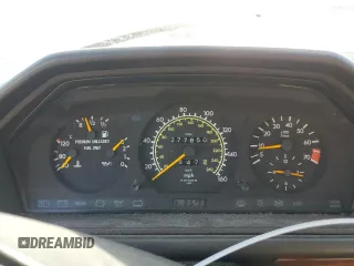 1994 Mercedes-Benz E Class with VIN WDBEA32E2RC119398, listed as a Copart auction lot 54427825 with 277,850 mi miles and Clean Title. Bid and sale history available at carsss.com. Image 9.