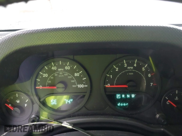 2008 Jeep Wrangler Unlimited X с VIN 1J4GA39178L588637, выставлен на аукционе IAAI как лот 42493509 с пробегом 85 601 миль миль и . История ставок и продаж доступна на DreamBid. Изображение 15.