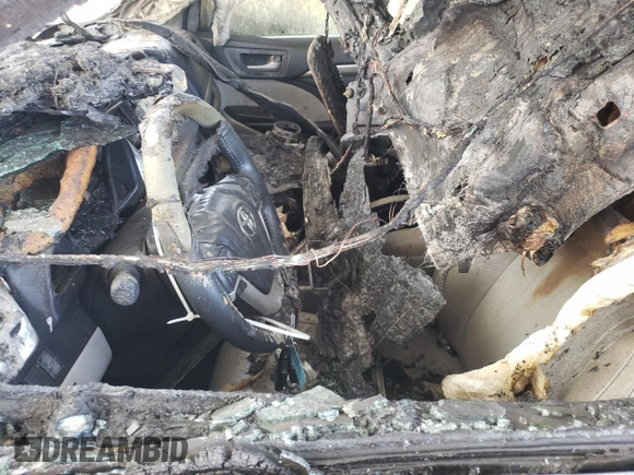 2018 Toyota Highlander Limited с VIN 5TDDZRFH0JS907340, выставлен на аукционе Copart как лот 62145195 с пробегом Не указан миль и На запчасти • Non repairable. История ставок и продаж доступна на DreamBid. Изображение 7.