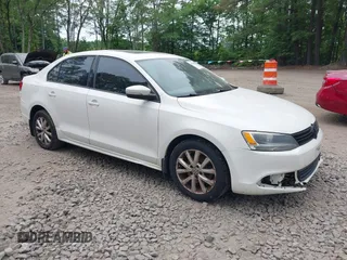 2012 Volkswagen Jetta SE с VIN 3VWDP7AJ0CM373096, выставлен на аукционе IAAI как лот 42426028 с пробегом 176 470 миль миль и . История ставок и продаж доступна на DreamBid. Изображение 1.