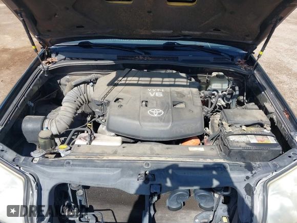 2007 Toyota 4Runner SR5 with VIN JTEZU14R978086300, listed as a IAAI auction lot 42090552 with 175,775 mi miles. Bid and sale history available at carsss.com. Image 10.