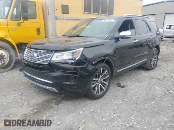 2018 Ford Explorer Platinum z VIN 1FM5K8HT9JGB29209, wystawiony jako Copart lot #58173395 z przebiegiem 137 640 mil mil oraz Szkoda całkowita • Salvage title. Historia ofert i sprzedaży dostępna na DreamBid. Obrazek 1.
