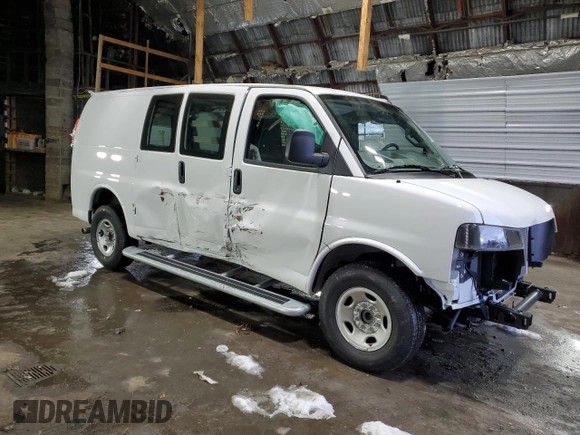 2024 Chevrolet Express Cargo with VIN 1GCWGAFP1R1195761, listed as a Copart auction lot 84272694 with 3,334 mi miles and Clean title. Bid and sale history available at DreamBid. Image 4.
