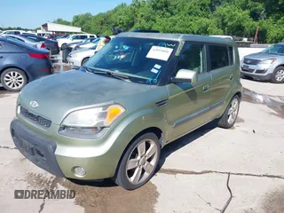 2010 Kia Soul + with VIN KNDJT2A20A7102463, listed as a IAAI auction lot 42093896 with 178,736 mi miles. Bid and sale history available at carsss.com. Image 2.