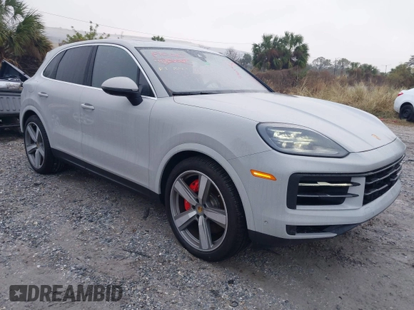 2024 Porsche Cayenne S z VIN WP1AL2AY4RDA33633, wystawiony jako IAAI lot #41405207 z przebiegiem 4 157 mil mil oraz . Historia ofert i sprzedaży dostępna na DreamBid. Obrazek 1.