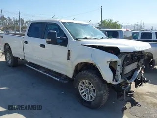 2018 Ford F-250 XL z VIN 1FT7W2B60JEB51984, wystawiony jako IAAI lot #42282958 z przebiegiem 76 521 mil mil oraz . Historia ofert i sprzedaży dostępna na DreamBid. Obrazek 1.