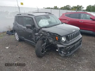 2021 Jeep Renegade Latitude with VIN ZACNJDBB0MPN10984, listed as a IAAI auction lot 40382484 with Not Provided miles. Bid and sale history available at carsss.com. Image 1.