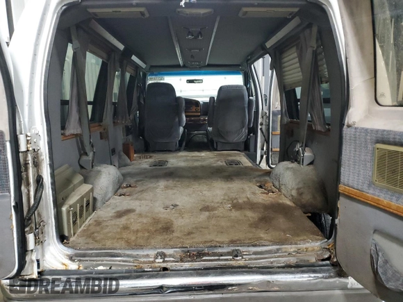 1994 Ford Econoline Cargo with VIN 1FDEE14NXRHA01931, listed as a Copart auction lot 52773195 with 274,770 mi miles and Salvage Title. Bid and sale history available at carsss.com. Image 6.