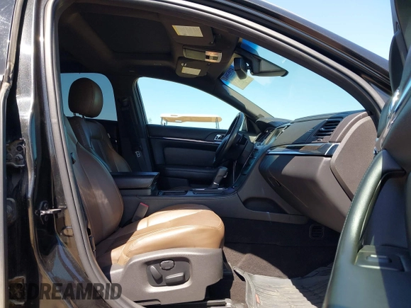 2014 Lincoln MKS with VIN 1LNHL9DK0EG600330, listed as a IAAI auction lot 41953968 with 228,668 mi miles. Bid and sale history available at carsss.com. Image 5.