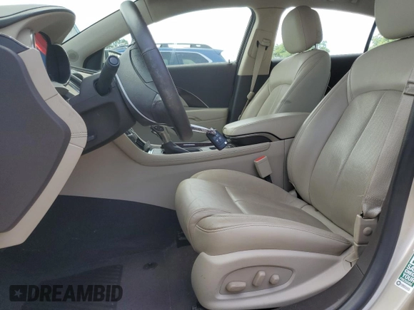 2014 Buick LaCrosse Premium I with VIN 1G4GD5G38EF277009, listed as a Copart auction lot 61078405 with 33,650 mi miles and Salvage title. Bid and sale history available at DreamBid. Image 7.