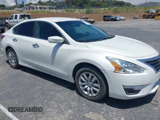 2015 Nissan Altima 2.5 z VIN 1N4AL3AP4FN341640, wystawiony jako IAAI lot #42439066 z przebiegiem 247 559 mil mil oraz . Historia ofert i sprzedaży dostępna na DreamBid. Obrazek 1.