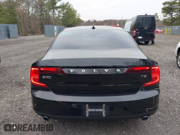 2017 Volvo S90 Momentum with VIN YV1102AK3H1006469, listed as a IAAI auction lot 41795564 with 121,001 mi miles. Bid and sale history available at carsss.com. Image 16.