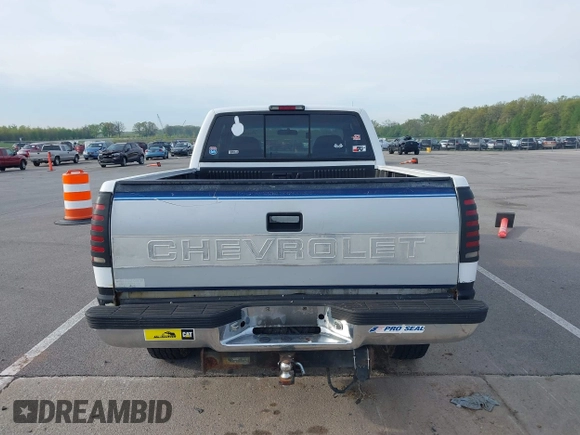 1997 Chevrolet Silverado 1500 with VIN 1GCEK19R5VE232708, listed as a IAAI auction lot 42197468 with 208,458 mi miles and . Bid and sale history available at DreamBid. Image 16.