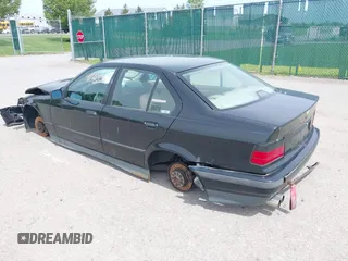 1994 BMW 3 Series 325i z VIN WBACB3326RFE17056, wystawiony jako IAAI lot #42322945 z przebiegiem 154 770 mil mil oraz . Historia ofert i sprzedaży dostępna na DreamBid. Obrazek 3.