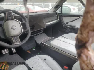 2022 Rivian R1T Adventure z VIN 7FCTGAAA5NN014020, wystawiony jako Copart lot #81367764 z przebiegiem Nie podano mil oraz Szkody całkowita. Historia ofert i sprzedaży dostępna na DreamBid. Obrazek 7.