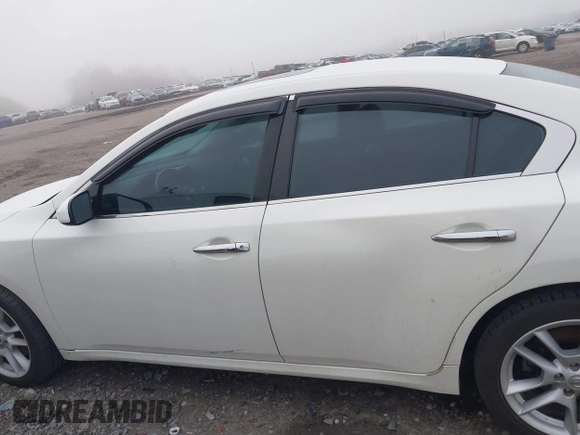 2014 Nissan Maxima S with VIN 1N4AA5AP0EC487139, listed as a IAAI auction lot 41450013 with 144,643 mi miles and . Bid and sale history available at DreamBid. Image 14.