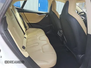 2013 Tesla Model S с VIN 5YJSA1CN1DFP27626, выставлен на аукционе Copart как лот 56697935 с пробегом 137 962 миль миль и Чистый • Clean title. История ставок и продаж доступна на DreamBid. Изображение 10.