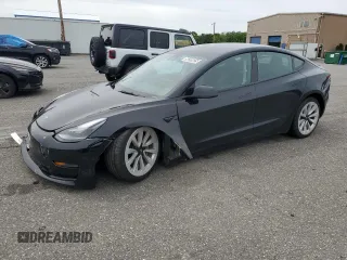 2022 Tesla Model 3 z VIN 5YJ3E1EA3NF287431, wystawiony jako Copart lot #58209025 z przebiegiem 96 549 mil mil oraz Czysty tytuł • Clean title. Historia ofert i sprzedaży dostępna na DreamBid. Obrazek 1.