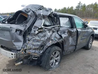 2015 Toyota Highlander LE with VIN 5TDBKRFH4FS180612, listed as a IAAI auction lot 41728026 with 87,764 mi miles. Bid and sale history available at carsss.com. Image 6.