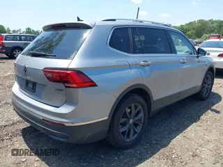 2022 Volkswagen Tiguan SE with VIN 3VV2B7AX2NM074369, listed as a IAAI auction lot 42522561 with 47,752 mi miles and . Bid and sale history available at DreamBid. Image 4.