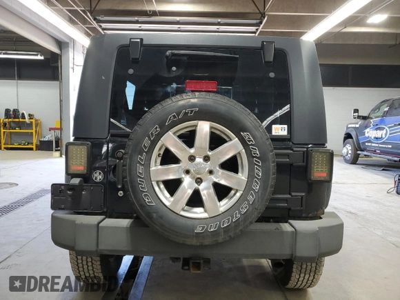 2008 Jeep Wrangler Unlimited X with VIN 1J4GA391X8L529324, listed as a Copart auction lot 56750835 with 175,590 mi miles and Clean Title. Bid and sale history available at DreamBid. Image 6.