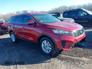 2019 Kia Sorento LX with VIN 5XYPG4A33KG574065, listed as a IAAI auction lot 41610056 with 93,146 mi miles. Bid and sale history available at carsss.com. Image 1.